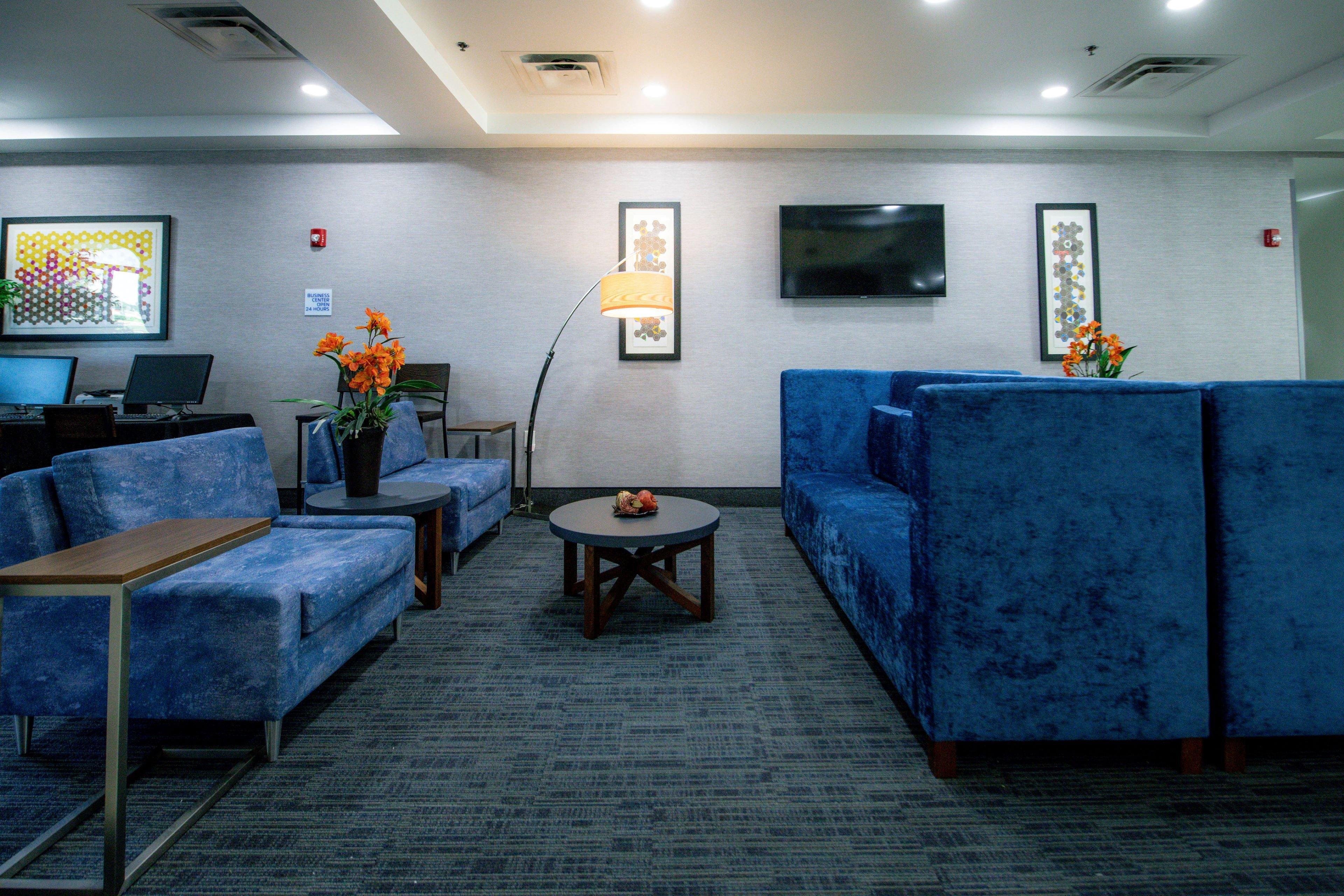 Holiday Inn Express Hotel & Suites Kansas City - Grandview By Ihg Exterior photo